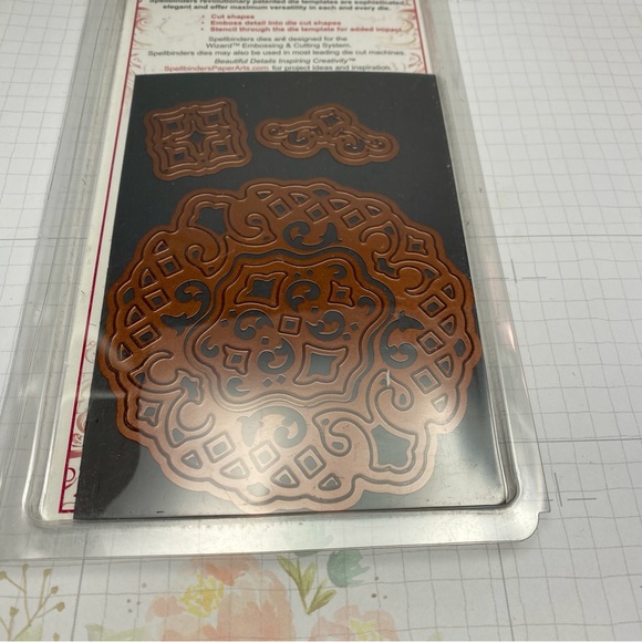 Spellbinders Shapeabilities Pendants Dies, Lattice - Picture 4 of 5